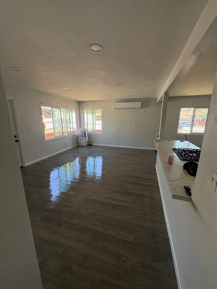 Building Photo - 1222 Willowside Ter
