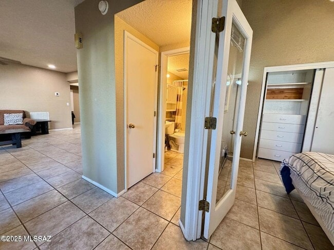 Building Photo - 4281 N River Grove Cir