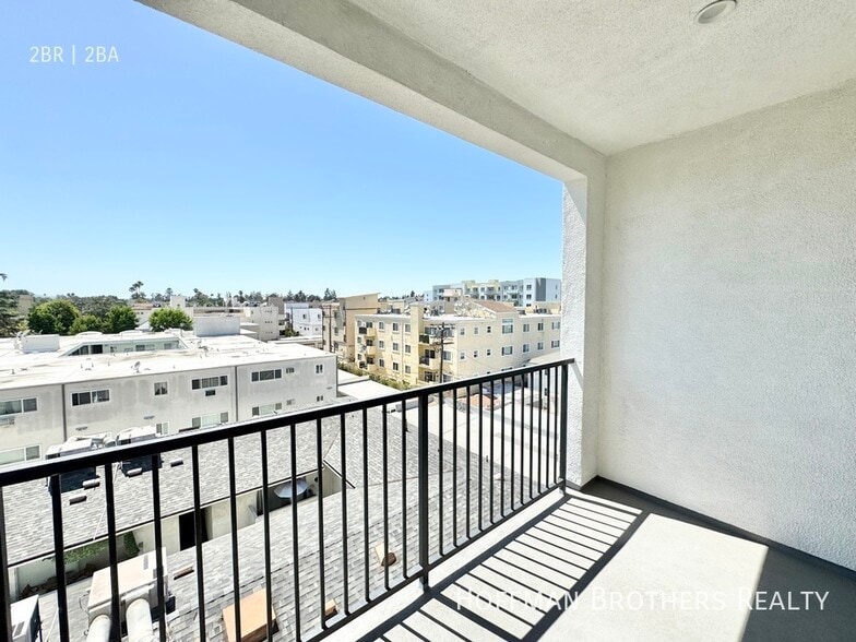 Building Photo - 11155 Huston St