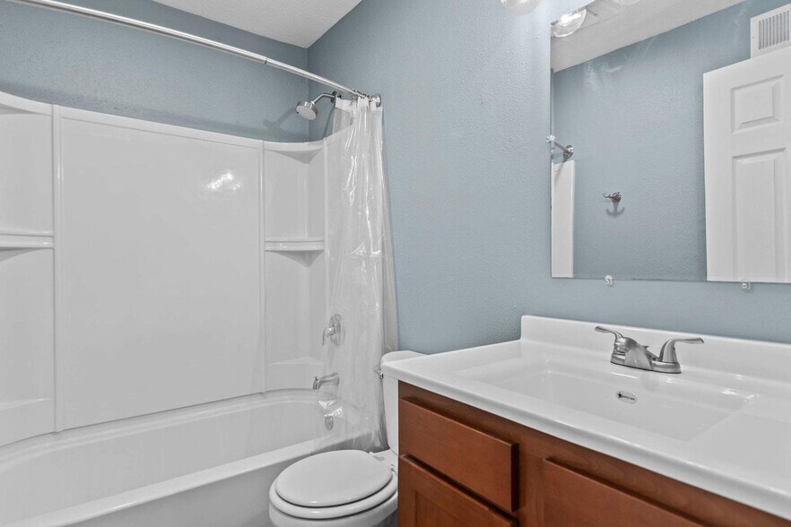 Building Photo - 2309 Cherry Hills Dr