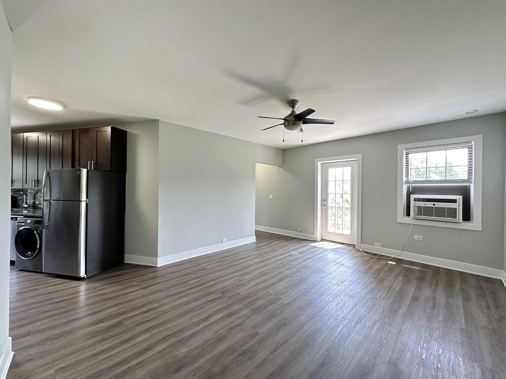 Building Photo - 730 Judson Ave