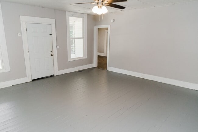 Building Photo - 218 W Chappell St