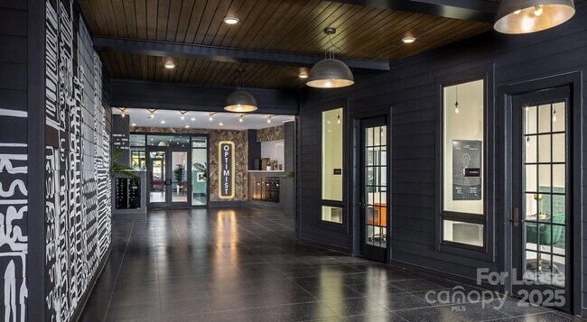 Building Photo - 2010 N Brevard St