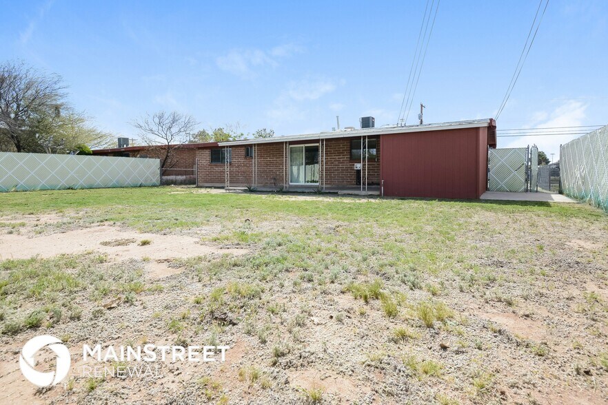 Building Photo - 156 W Pastime Rd