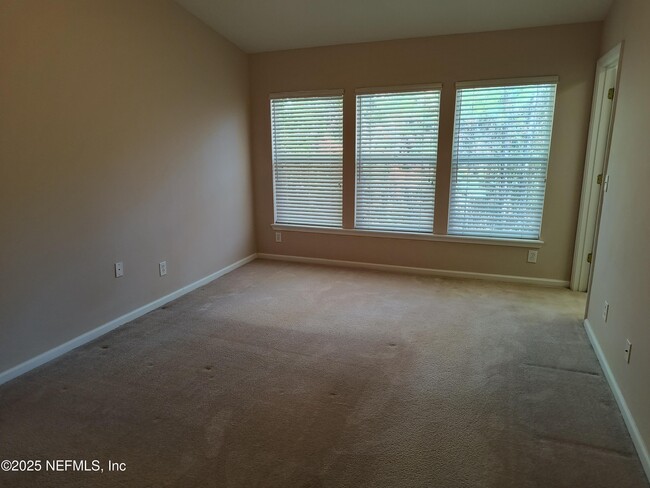 Building Photo - 3253 Climbing Ivy Trail