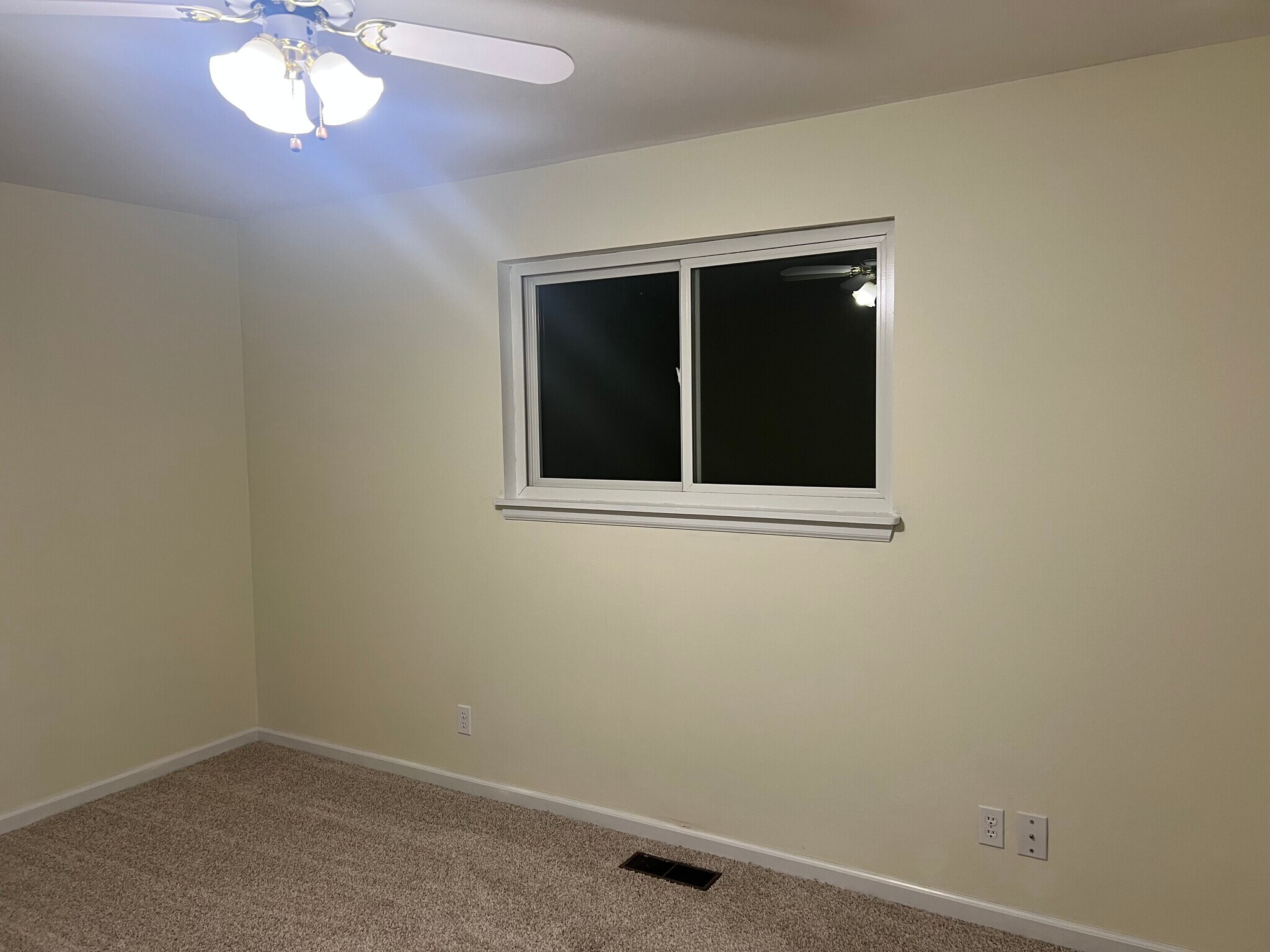 Building Photo - 8817 N Picture Ridge Rd