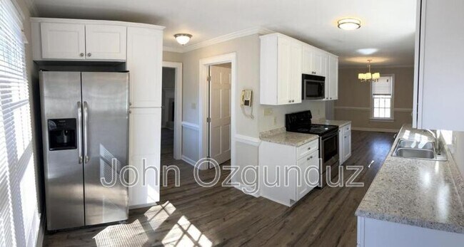Building Photo - 2809 Broadlands Dr