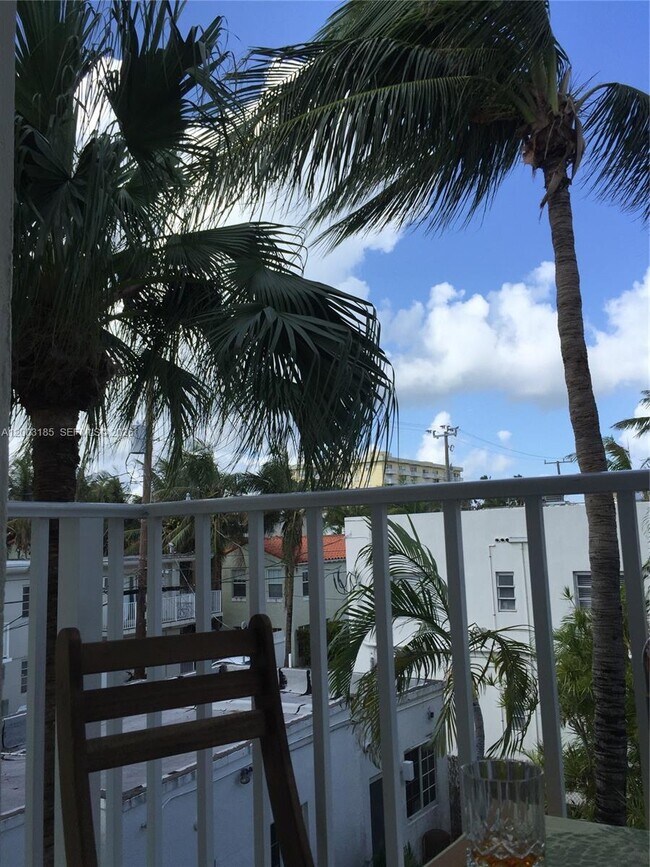 Building Photo - 900 Euclid Ave