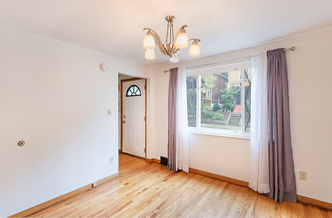 Building Photo - Classic Brick 2 Story Traditional Home in the heart of Swissvale.  Available Immediately.