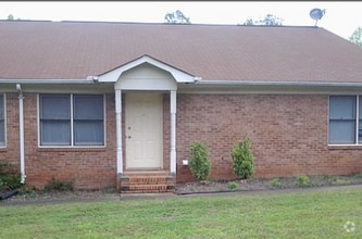 Building Photo - 1110 Chandler Dr