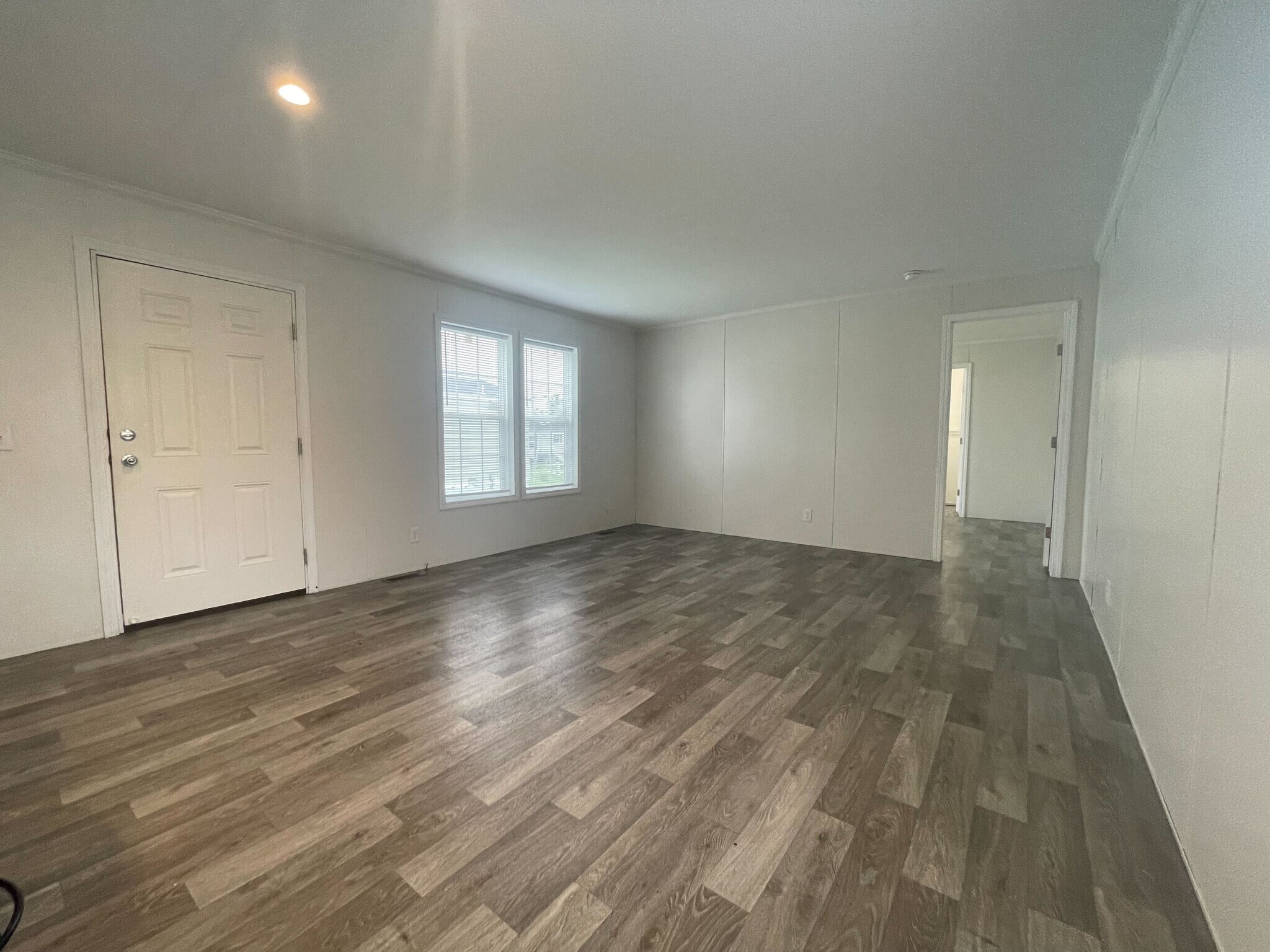 Building Photo - 38171 Ducharme Dr
