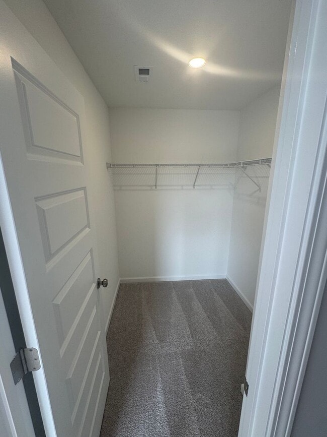 Building Photo - 2025 Townhome for Rent!