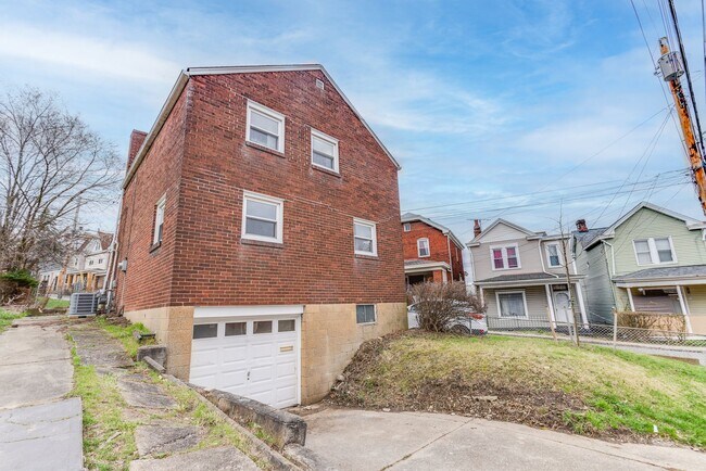 Building Photo - 111 Sherman Ave