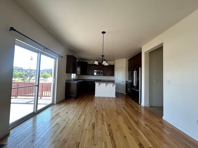 Building Photo - Spacious 5-Bedroom House with Large Fenced Yard