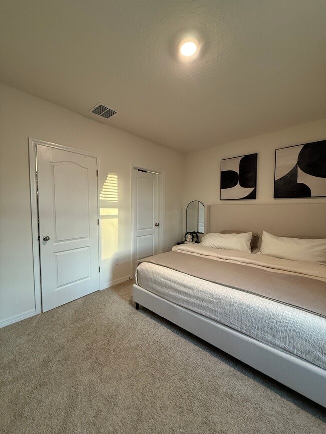 Building Photo - 111 Maya Wy