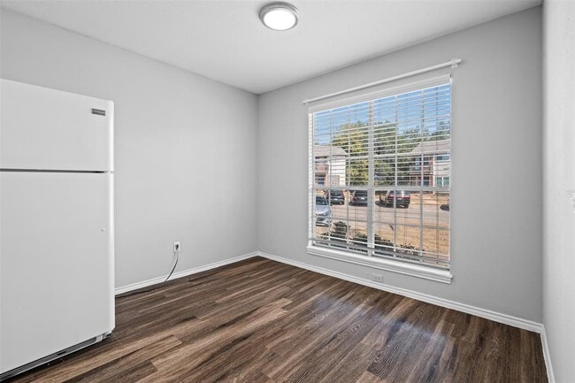 Building Photo - 1806 River Crossing Cir