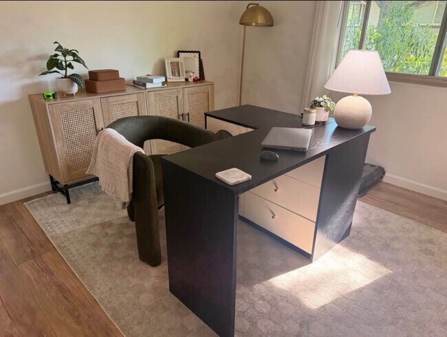 Building Photo - Welcome to this beautiful townhouse located in Walnut Creek-Countrywood 3 bedroom 2.5 Bath