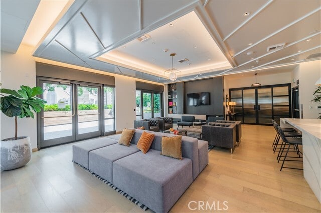 Building Photo - 400 S Broadway