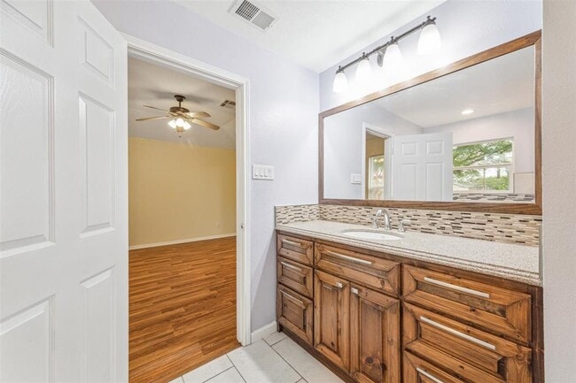 Building Photo - 3402 Fox Ct