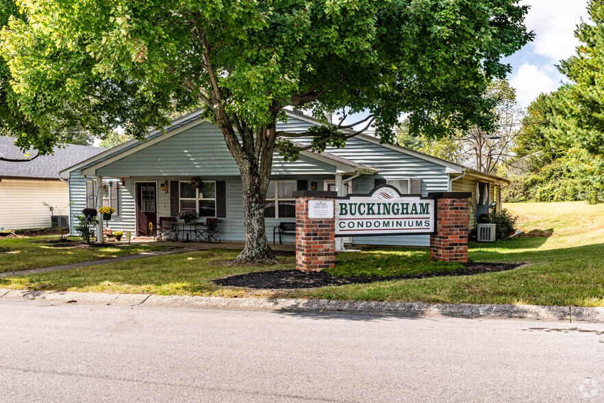 Primary Photo - Buckingham Apartments