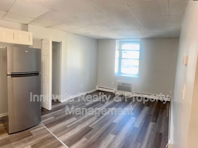 Building Photo - 29 Logan Ave