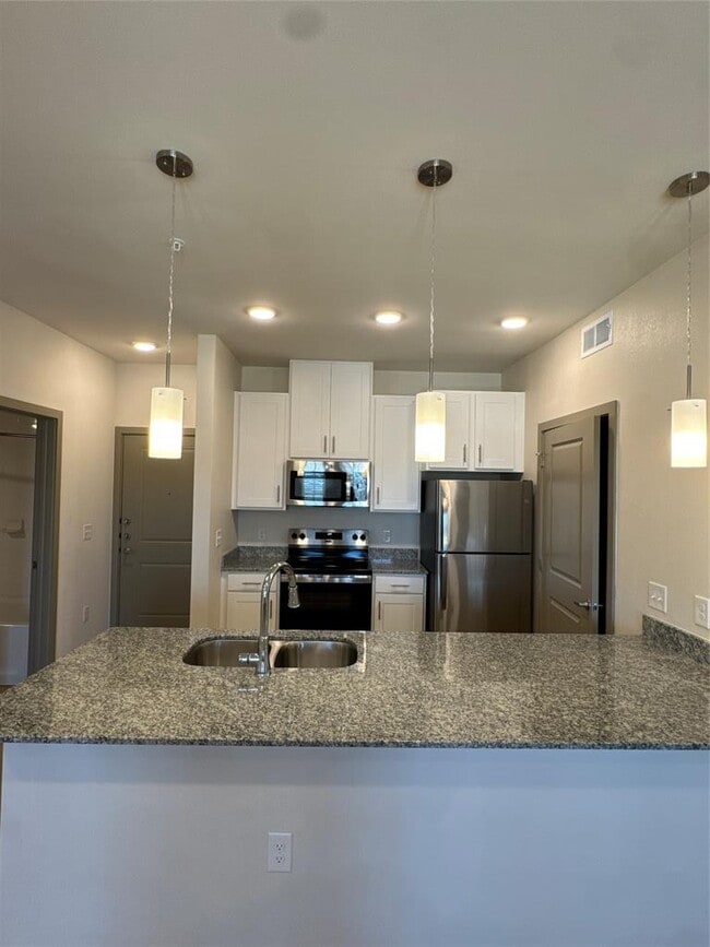 Building Photo - 691 Union Chapel Rd