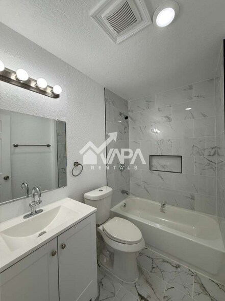 Building Photo - 222 Kerry Brook Dr