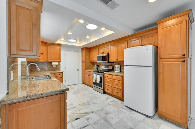 Building Photo - 719 Mahogany Dr