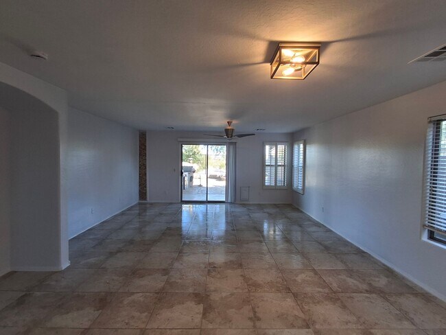 Building Photo - 29109 N Yellow Bee Dr