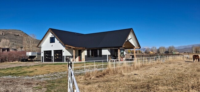 Building Photo - Winter Rental