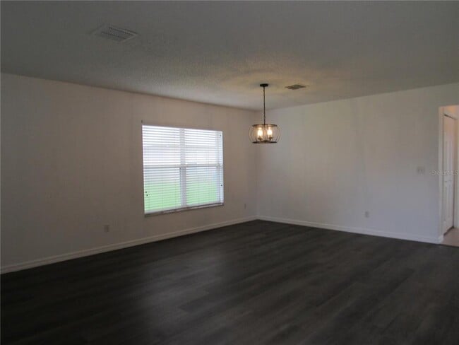 Building Photo - 202 Walnut Crest Run