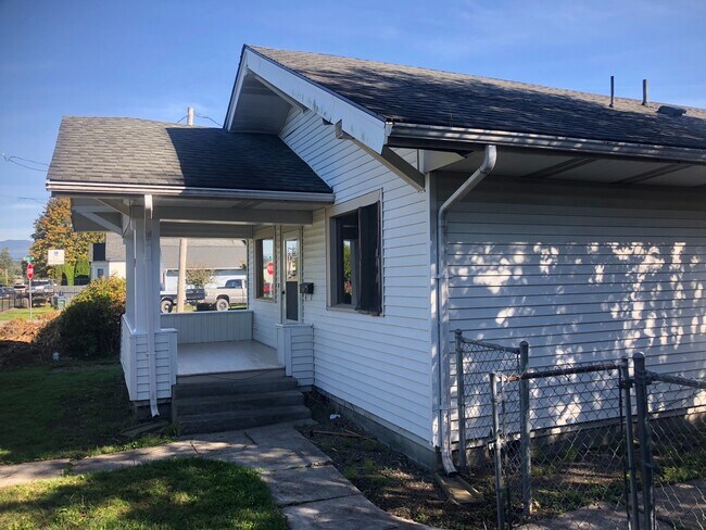 Building Photo - Sedro Woolley 3 Bedroom