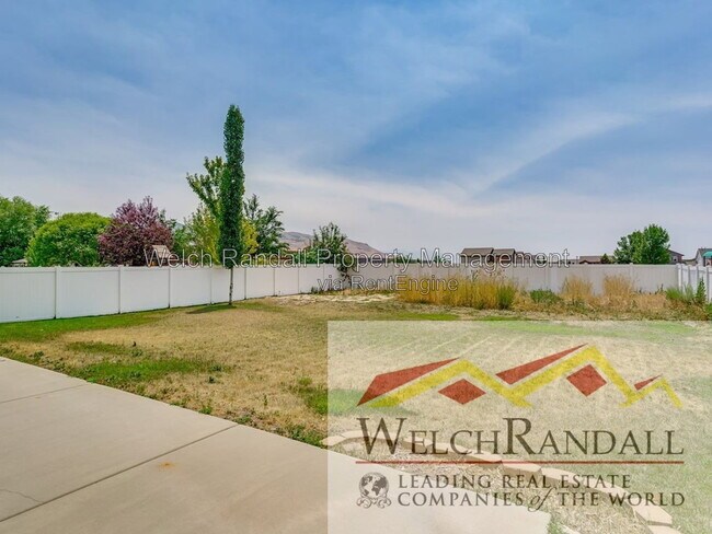 Building Photo - 897 Oxford Dr