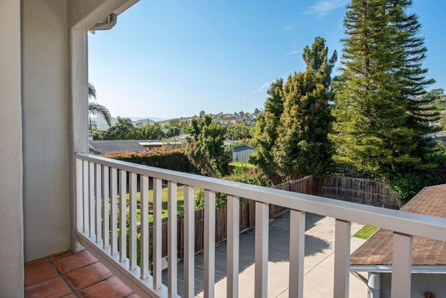 Building Photo - Charming Mesa Farmhouse with Modern Upgrades near Beach Access!