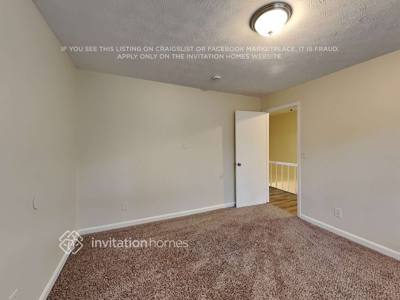 Building Photo - 1569 Briarwood Ln SW