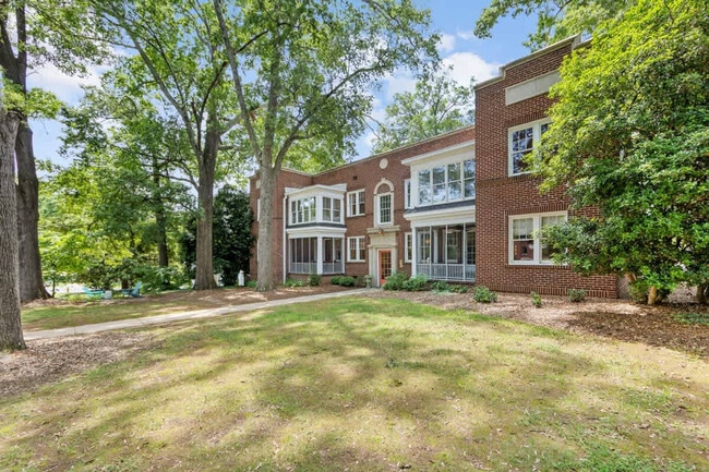 Building Photo - 500 Queens Rd