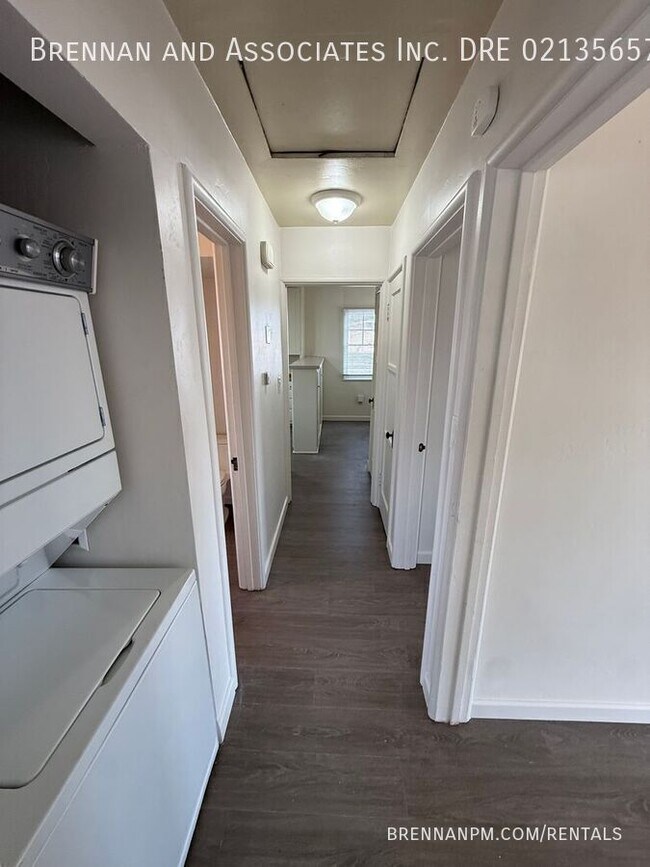 Building Photo - 253 Church Ave