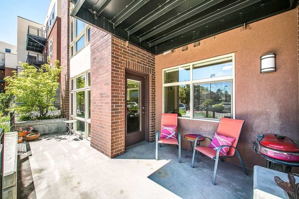 Building Photo - 406 S 13th