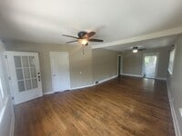 Building Photo - 3 Bedroom, 1 Bathroom Home