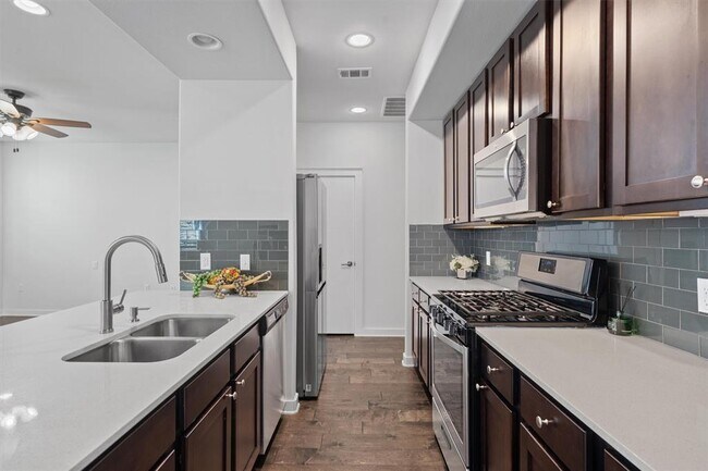 Building Photo - 8940 Parker Ranch Cir