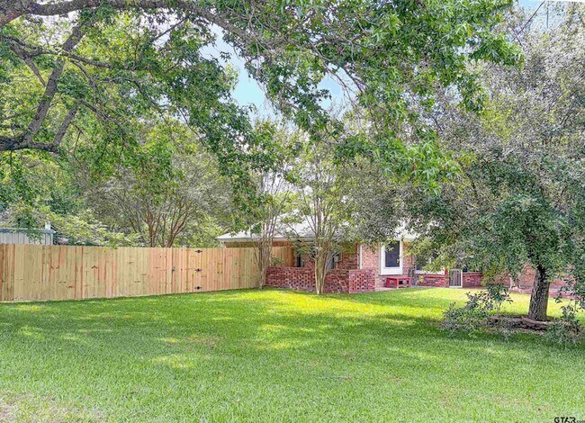 Building Photo - 16744 Overland Stage Dr