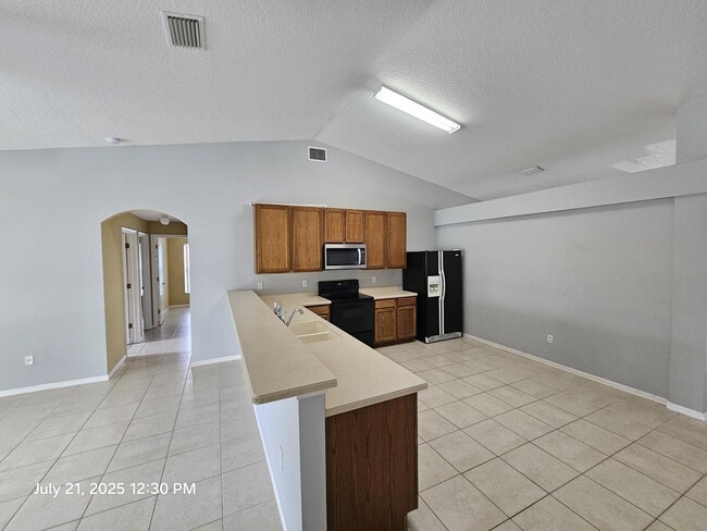 Building Photo - 2182 SW Idaho Ln