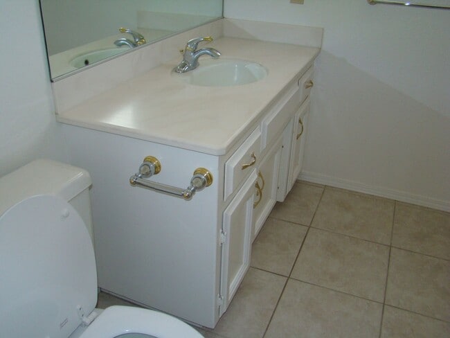 Building Photo - 3bd/2bath home in Vandenberg Village, Lomp...