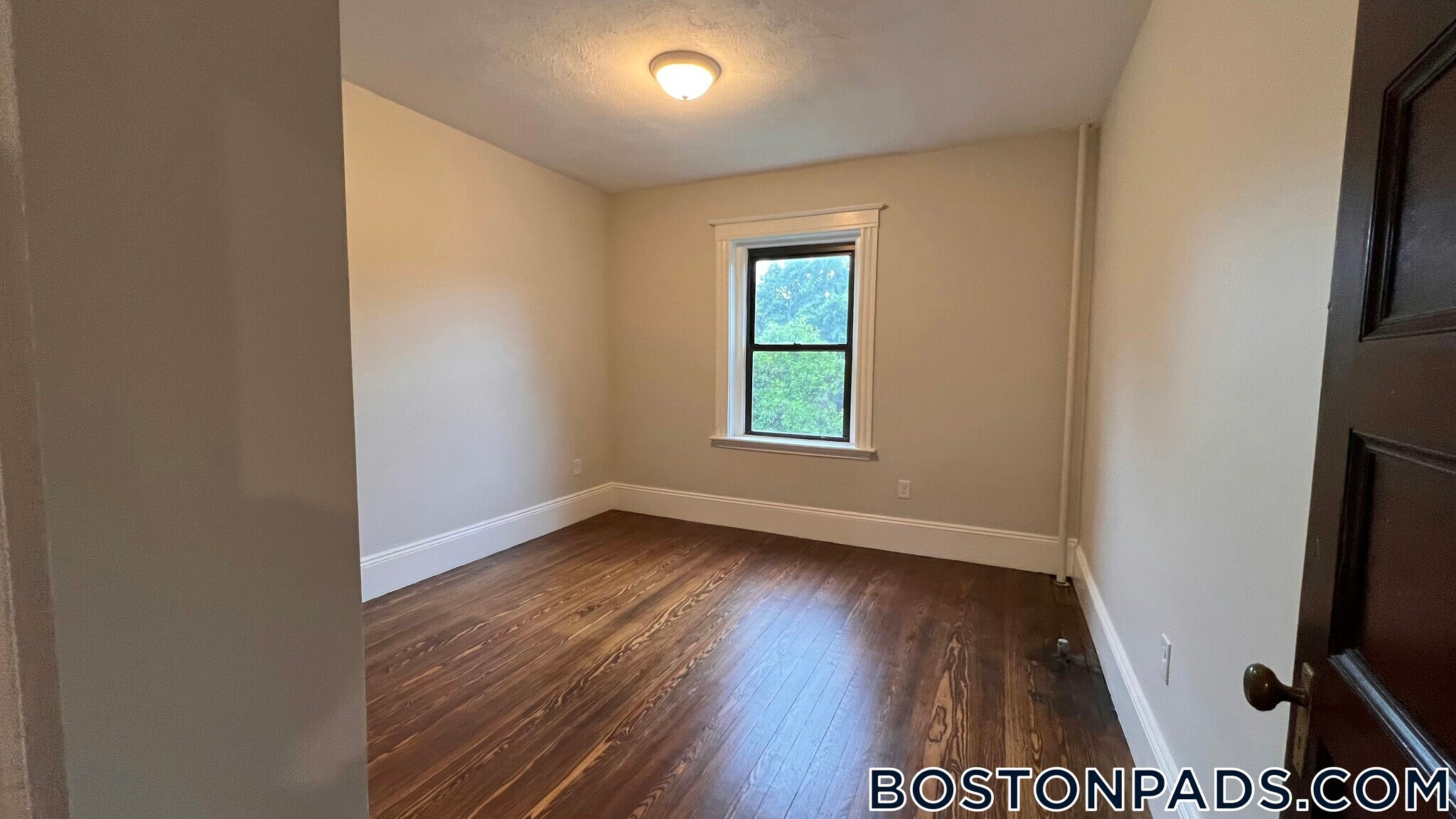 Building Photo - 1855 Beacon St
