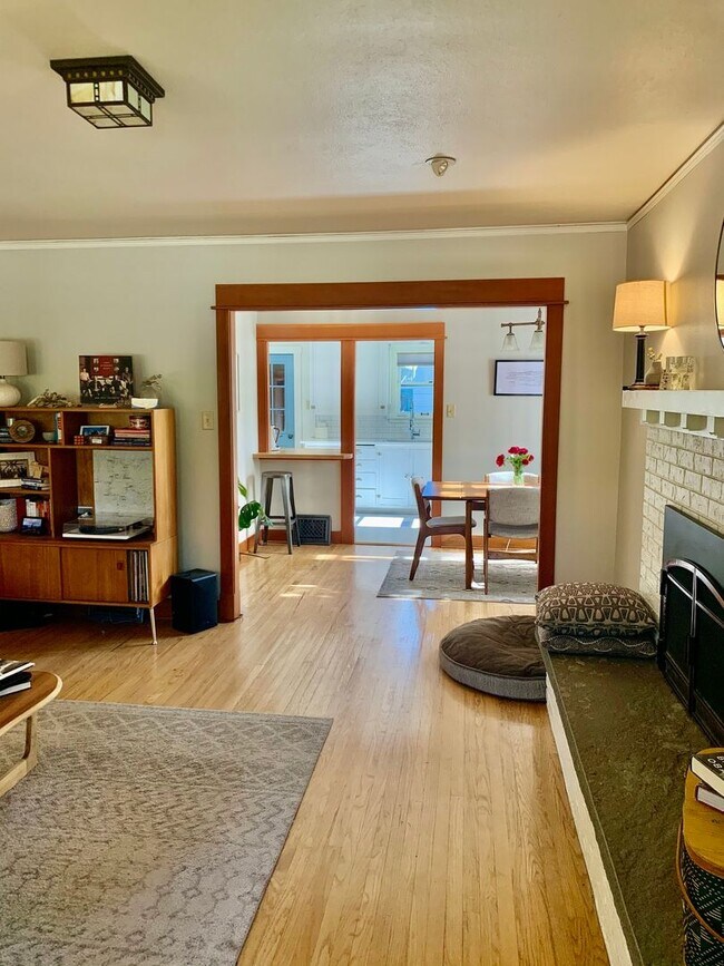 Building Photo - Charming 3 Bed, 2 Bath Craftsman in Missoula’s Coveted University Area