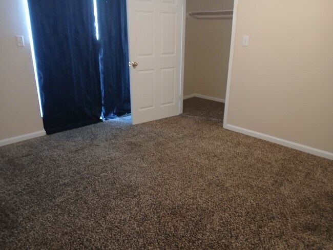 Building Photo - 510 S Poplar St