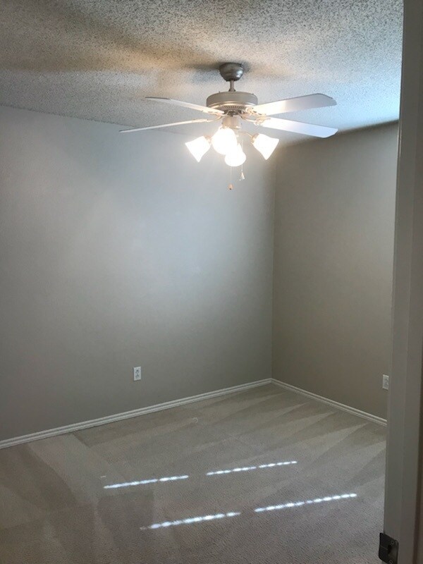 Building Photo - Comfortable & Convenient Living