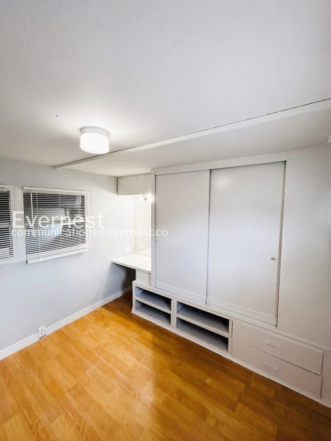 Building Photo - 2133 Melody Dr