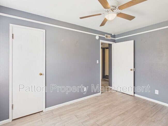 Building Photo - 2711 Duncan Dr