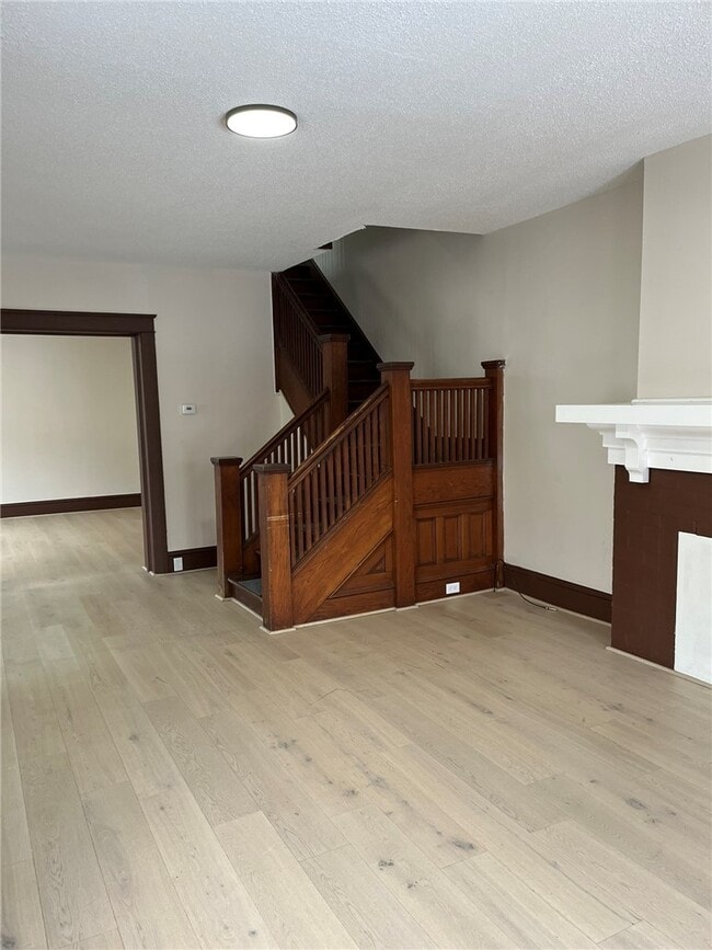 Building Photo - 414 Walnut St